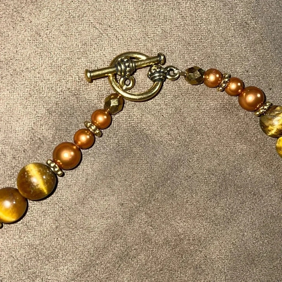 Vintage cross with multi beaded toggle clasp necklace - Picture 6 of 7